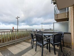 Ground Floor Apartment With sea View and Garage