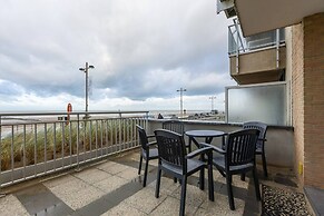 Ground Floor Apartment With sea View and Garage