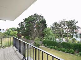 Modern Stay Near the Beach