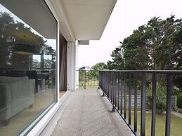 Modern Stay Near the Beach