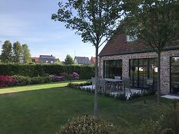 Rosselaer Villa With Pool