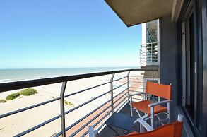 Stylish Apartment With Balcony, sea Views