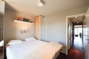 Stylish Apartment With Balcony, sea Views