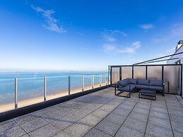Exclusive Penthouse With Breathtaking 360deg View