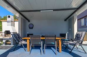 Grace Comfortable Holiday Residence