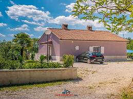 Grace Comfortable Holiday Residence