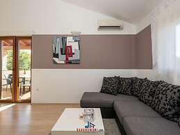 Jana 2 Comfortable Holiday Residence