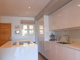 Spacious Holiday Home With hot tub