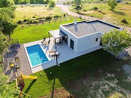 Lotta Comfortable Holiday Residence