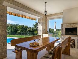 Patricia Comfortable Holiday Residence