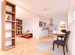 Bauhaus Holiday Apartment by the Lake