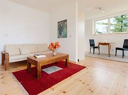 Bauhaus Holiday Apartment by the Lake