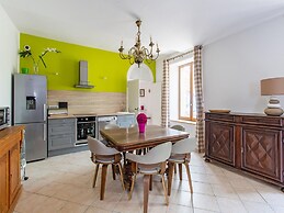 Cozy Holiday Home in Occitanie