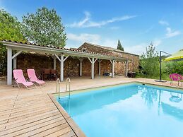 Cozy Holiday Home in Occitanie