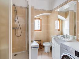 Cozy Holiday Home in Occitanie