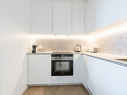 Bright Apartment With Direct sea View
