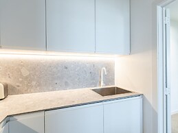 Bright Apartment With Direct sea View