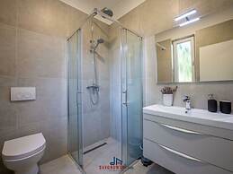 Insa Comfortable Holiday Residence