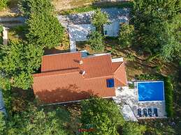 Insa Comfortable Holiday Residence