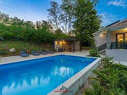 Insa Comfortable Holiday Residence