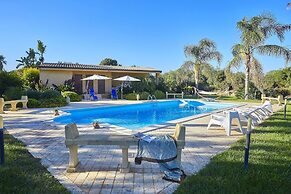 Elegant Villa, Selinunte Oasis
