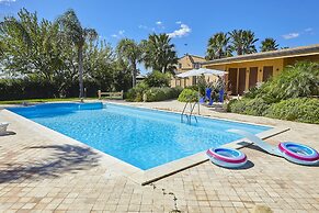 Elegant Villa, Selinunte Oasis