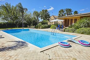 Elegant Villa, Selinunte Oasis