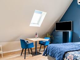 Romantic Studio in Stellendam With Terrace