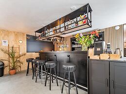 Romantic Studio in Stellendam With Terrace