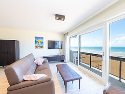Apartment With Sunny Terrace and sea View