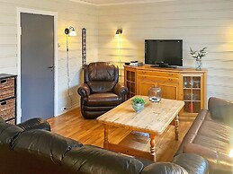 8 Person Holiday Home in Flatraket