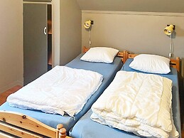 8 Person Holiday Home in Flatraket