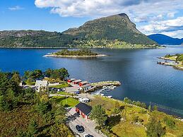 8 Person Holiday Home in Flatraket