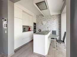 Modern Villa w/ Private Yard