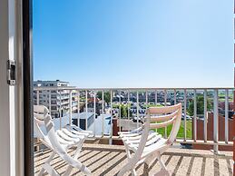 Bright Apartment With sea View