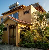 Zandoyo Bed & Breakfast