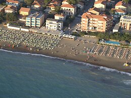 Apartment Near Marina Castagneto Beach