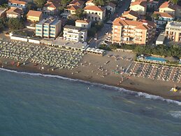 Apartment Near Marina Castagneto Beach
