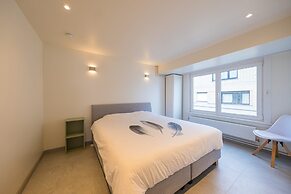 Bright Apartment With Frontal sea View