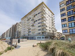 Bright Apartment With Frontal sea View