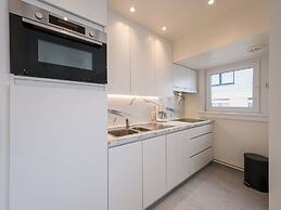 Bright Apartment With Frontal sea View