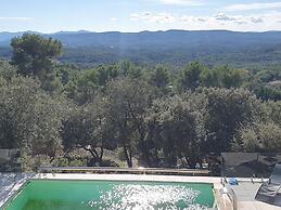 Villa in Lorgues With Private Pool