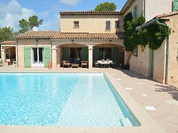 Rural Villa in Lorgues With a Private Pool