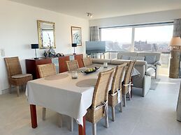 Modern Stay Near Shore