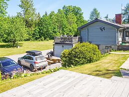 4 Star Holiday Home in Hallnas