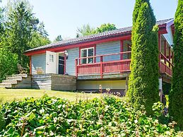 4 Star Holiday Home in Hallnas