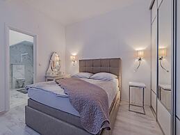 Villa Ponar With Swimming Pool