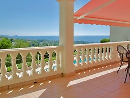 Belle Helene Comfortable Holiday Residence