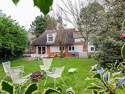 Beautiful Bungalow With Garden