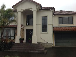 Howick Luxury Large Home
